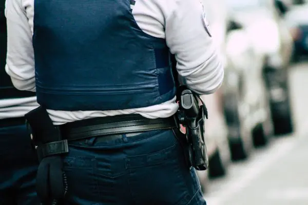 personal-de-vigilancia-prueba-de-poligrafo
